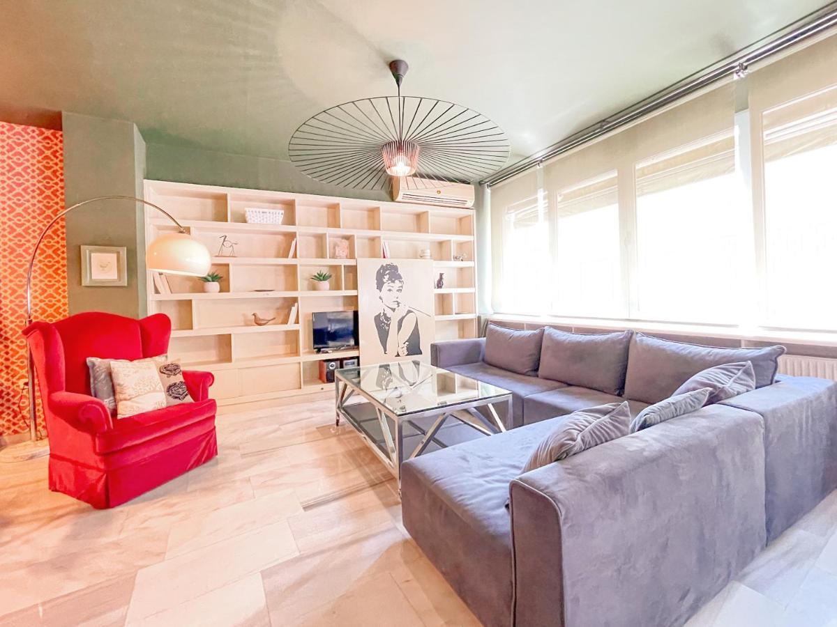 Loft 1 Bedroom Apartment In The Heart Of Атина Екстериор снимка