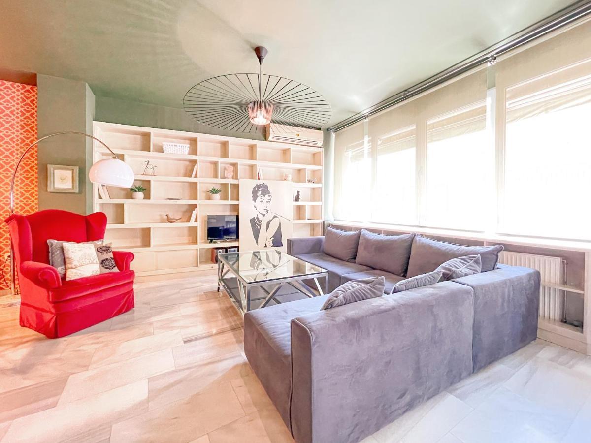 Loft 1 Bedroom Apartment In The Heart Of Атина Екстериор снимка